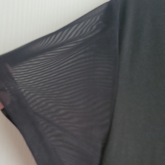 Shein Curve Women's Top - Picture 4 of 11